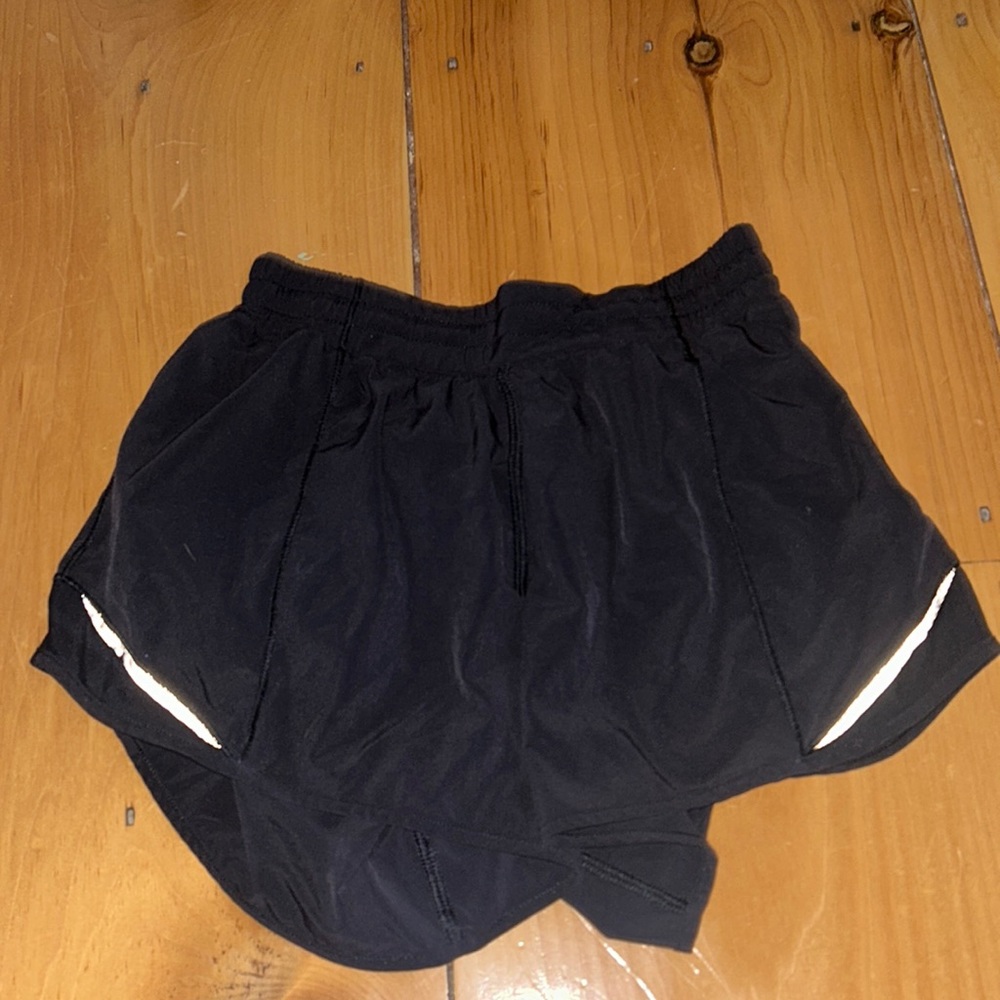Lululemon Hotty hot short 4 inch
